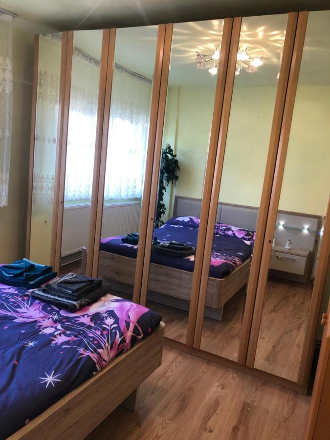 La Symo Apartament Straja Lupeni Lupeni  Eksteriør billede