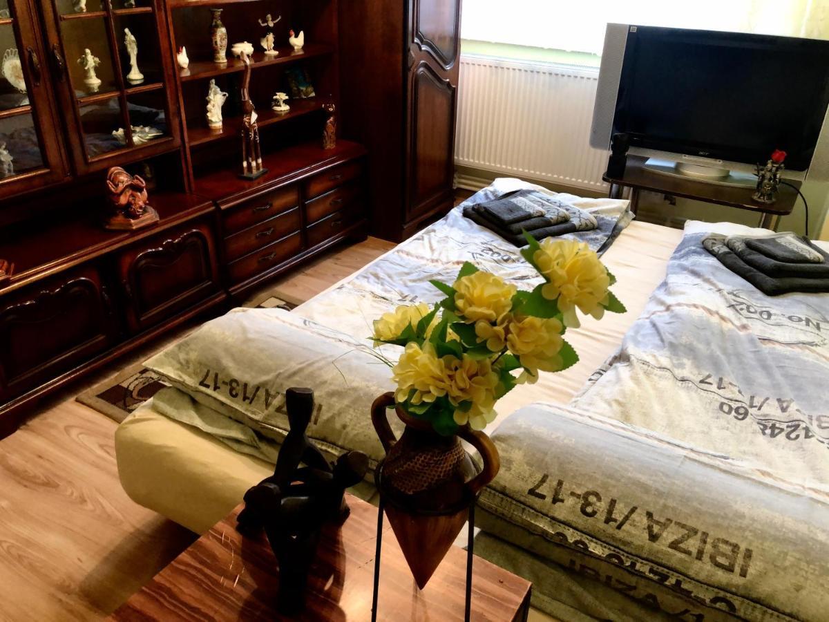 La Symo Apartament Straja Lupeni Lupeni  Eksteriør billede